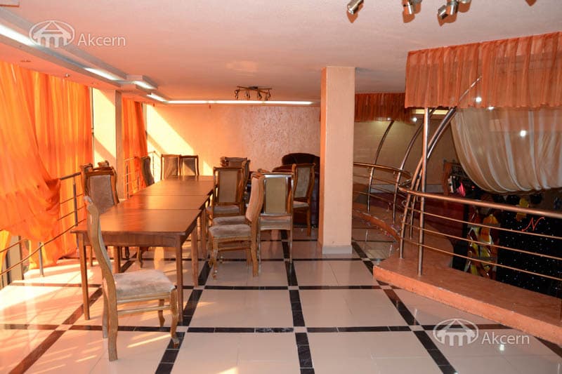 Restaurant · 1,127 m² · Kentron