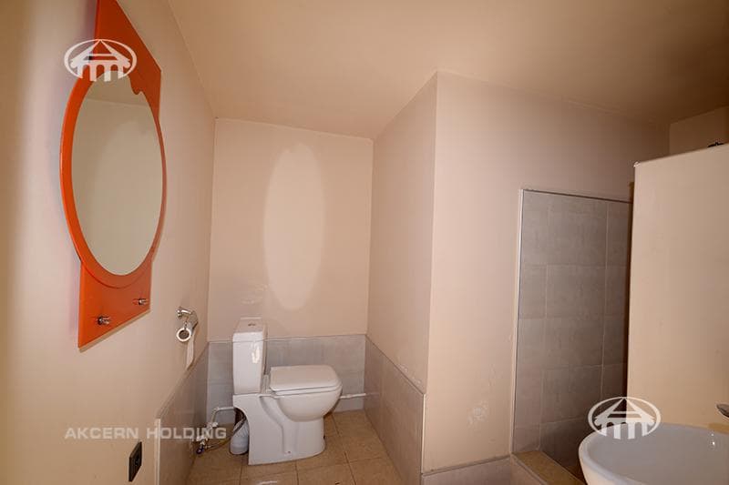 Mansion · 5 rooms · 210 m² · Garni