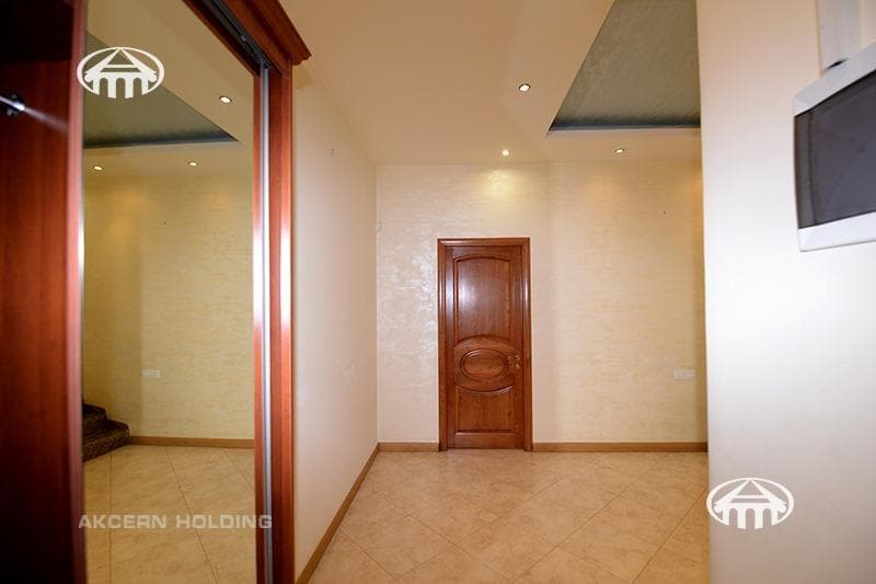 Особняк · 7 комн. · 243 м² · Кентрон
