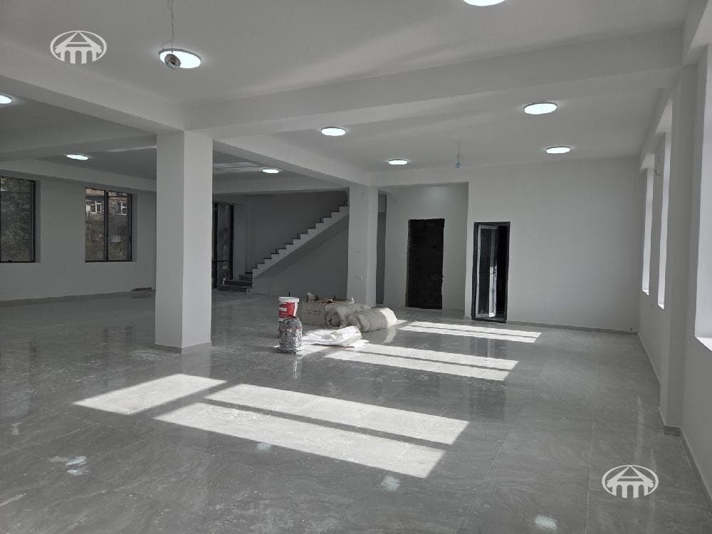 Խանութ · 916 մ² · Աջափնյակ