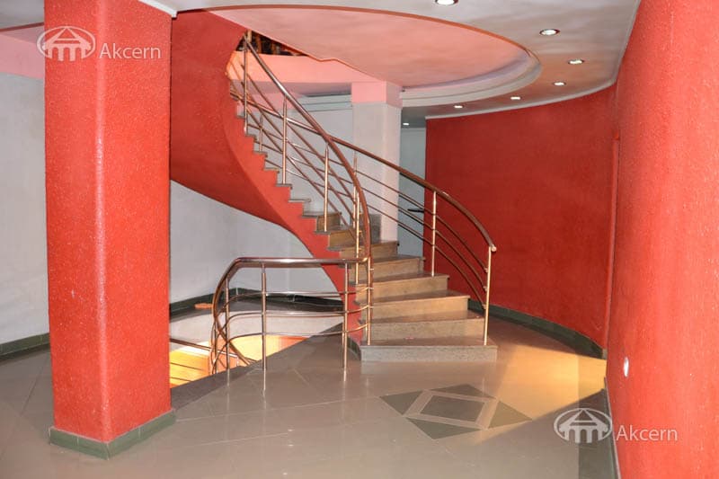 Restaurant · 1,127 m² · Kentron