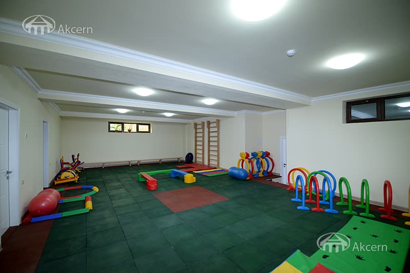 Առանձնատուն · 6 սեն. · 650 մ² · Աջափնյակ