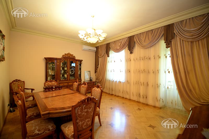 Квартира · 3 комн. · 127 м² · Кентрон