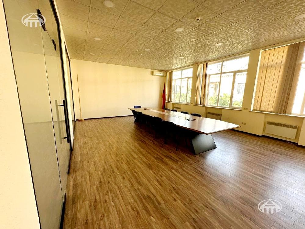 Офис · 100 м² · Кентрон