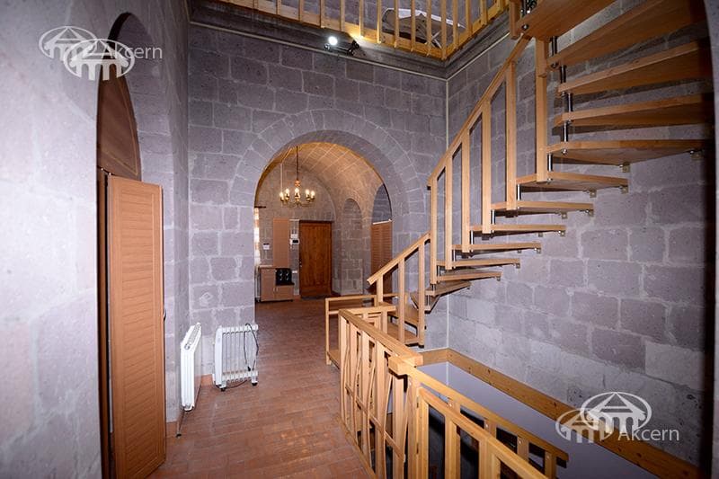 Особняк · 9 комн. · 521 м² · Прошян