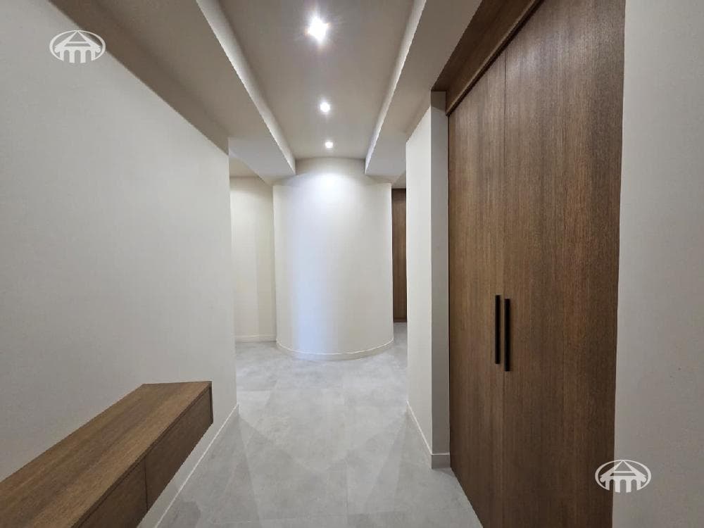 Квартира · 4 комн. · 131 м² · Арабкир