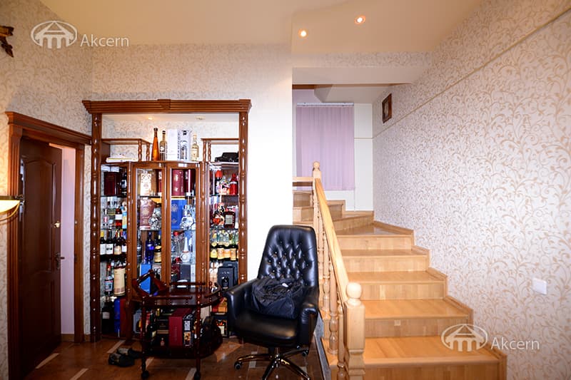 Mansion · 5 rooms · 340 m² · Arabkir