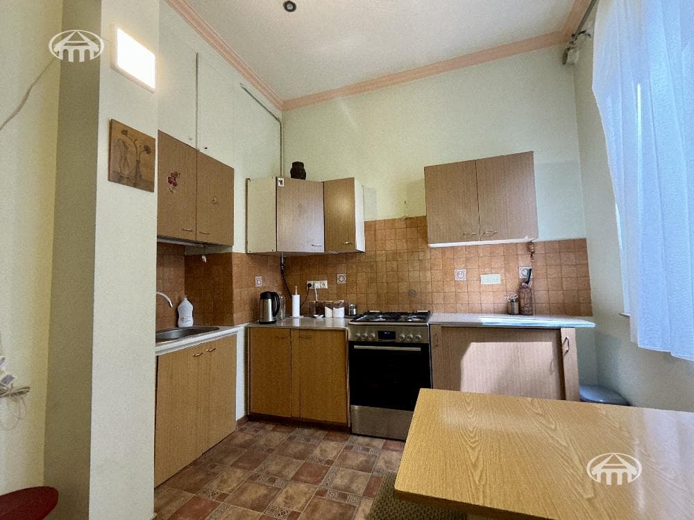 Apartment · 2 rooms · 83 m² · Kentron