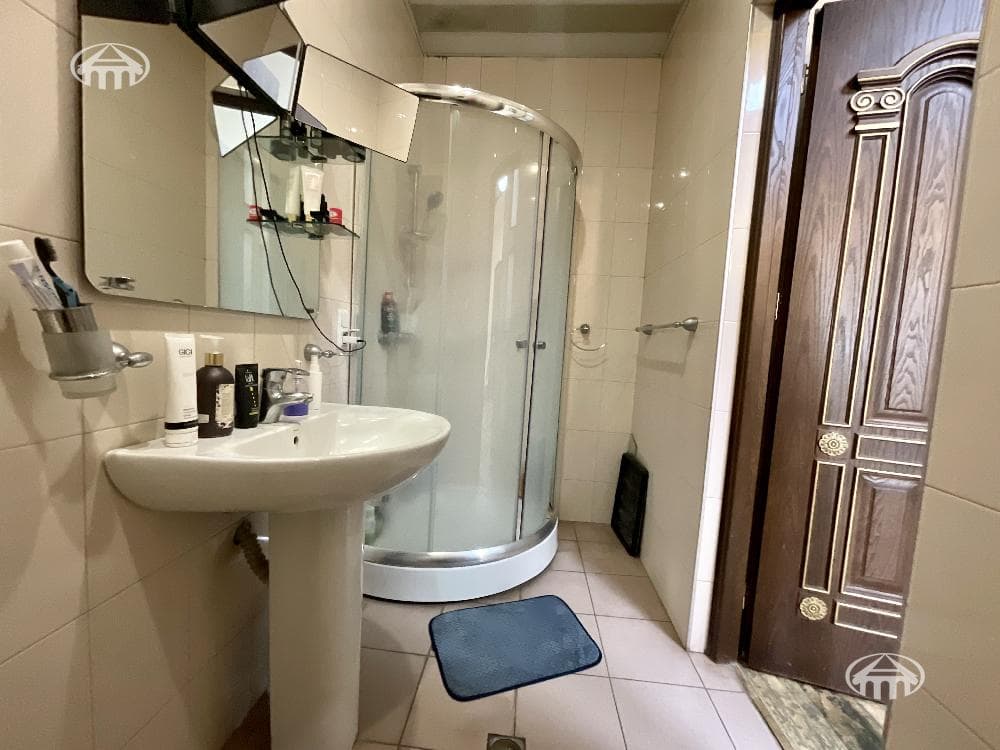 Квартира · 3 комн. · 107 м² · Кентрон