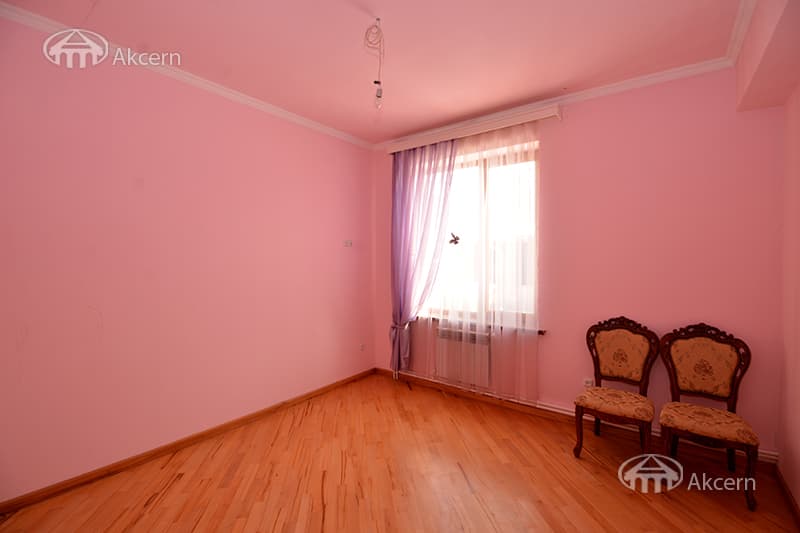 Mansion · 6 rooms · 280 m² · v. Arinj
