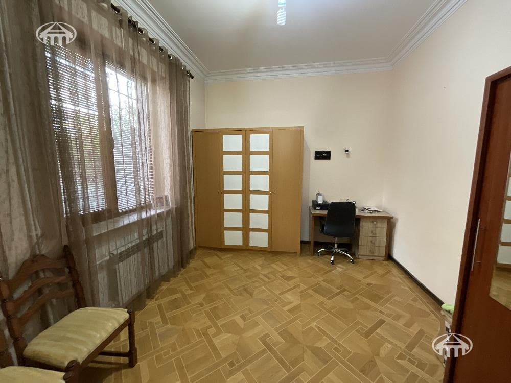 Mansion · 7 rooms · 700 m² · Arabkir