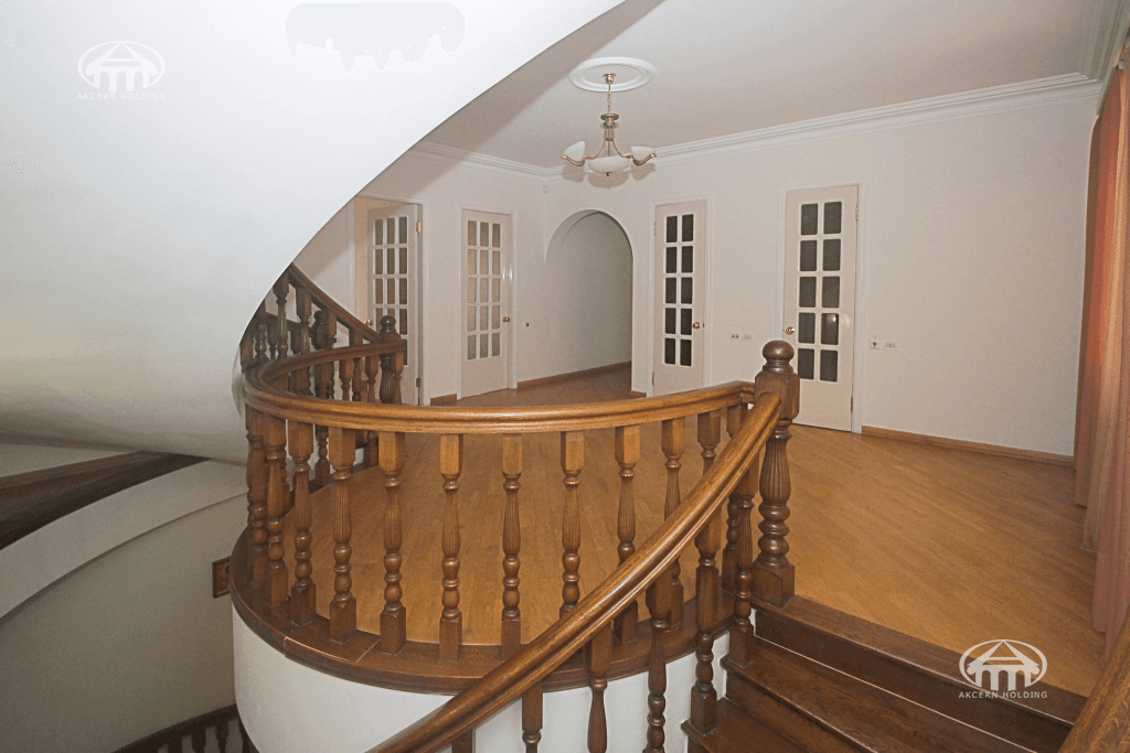 Дом · 8 комн. · 675 м² · Арабкир