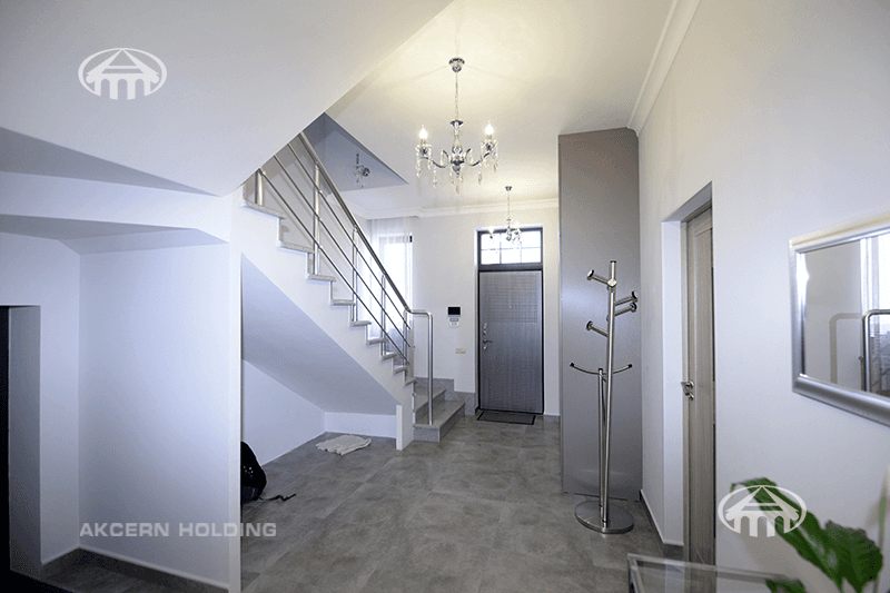 Mansion · 5 rooms · 280 m² · v. Arinj