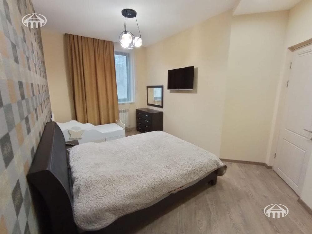 Квартира · 4 комн. · 144 м² · Кентрон