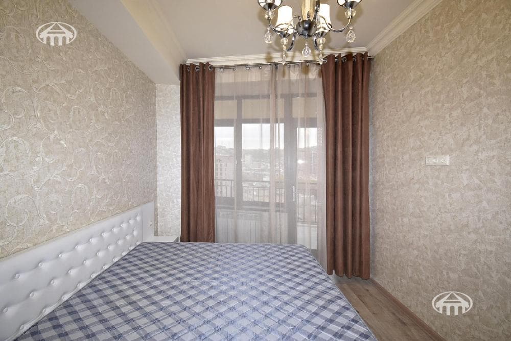 Բնակարան · 3 սեն. · 90 մ² · Կենտրոն