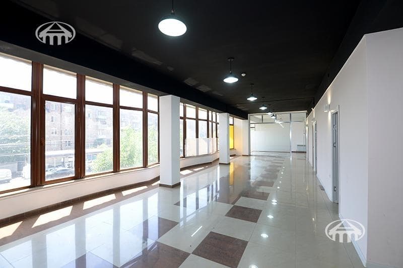 Магазин · 550 м² · Аджапняк