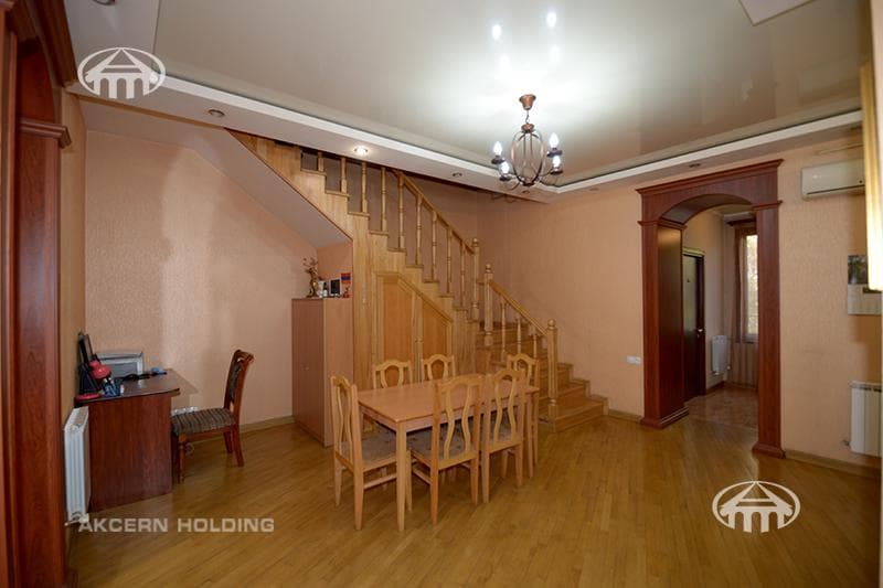 Apartment · 5 rooms · 166 m² · Kentron