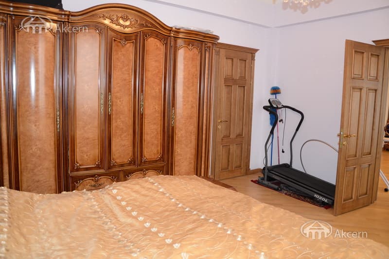 Квартира · 4 комн. · 187 м² · Кентрон