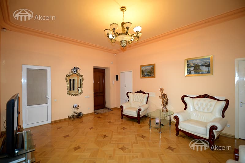 Квартира · 3 комн. · 127 м² · Кентрон