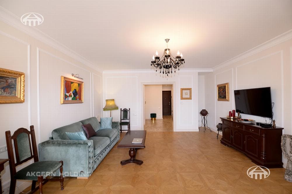 Apartment · 4 rooms · 176 m² · Kentron