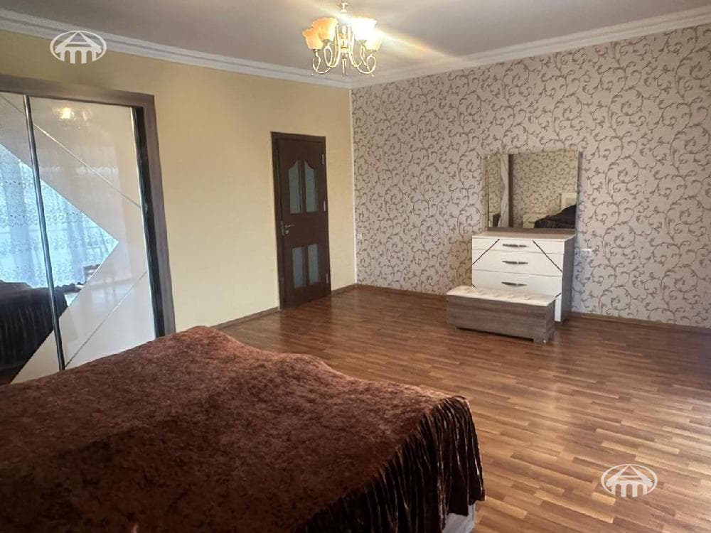 Mansion · 5 rooms · 257 m² · Ptgni