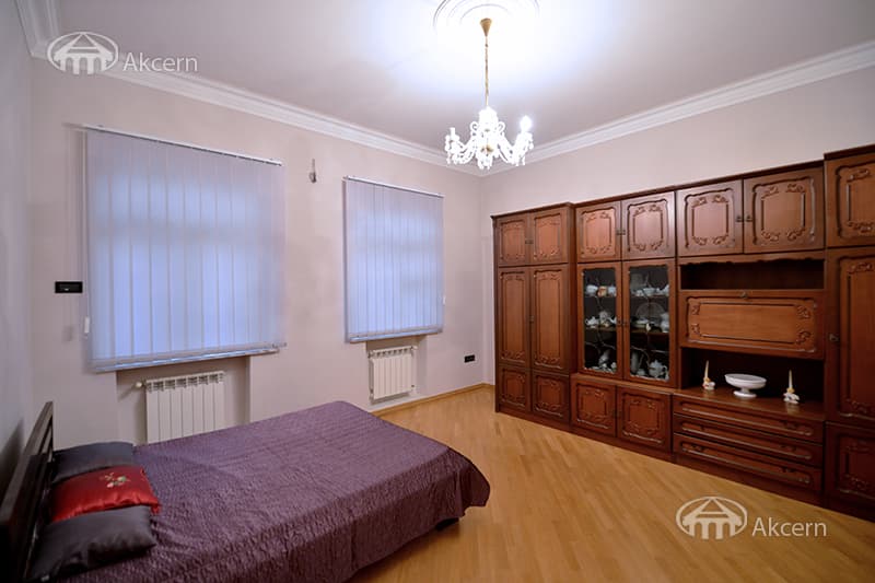 Mansion · 9 rooms · 680 m² · Arabkir
