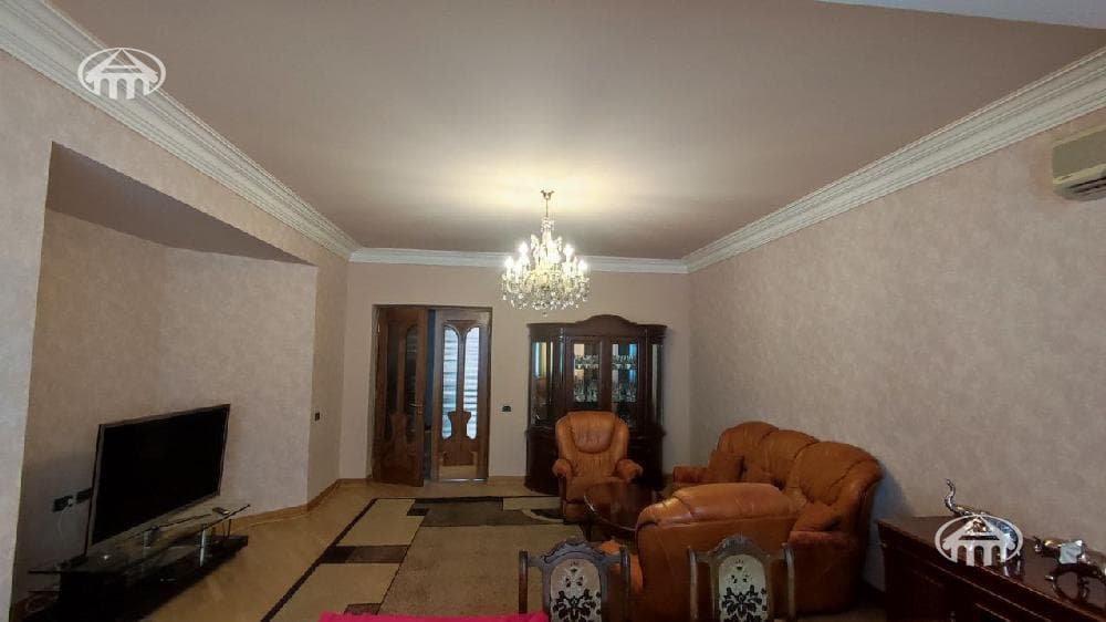 Բնակարան · 4 սեն. · 162 մ² · Կենտրոն