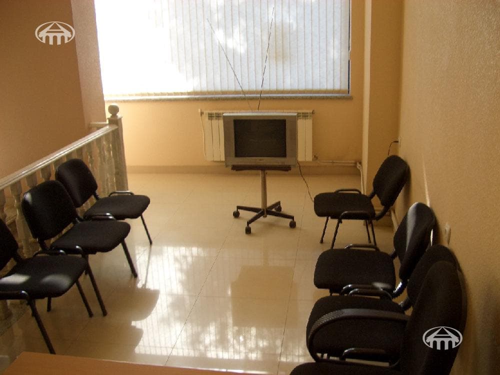 Retail · 298 m² · Shengavit