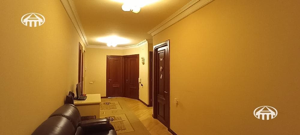 Բնակարան · 4 սեն. · 110 մ² · Կենտրոն