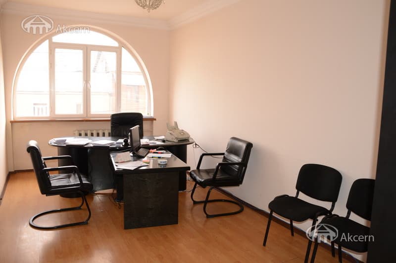 Office · 597 m² · Kentron