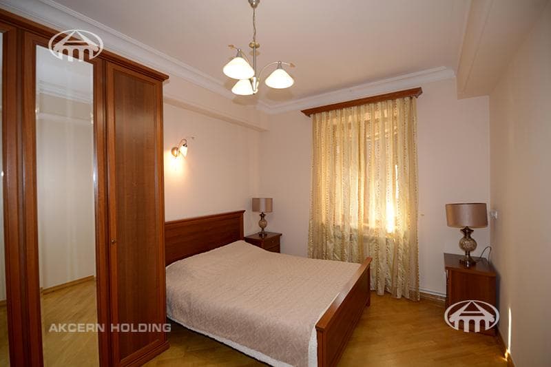 Apartment · 3 rooms · 142 m² · Kentron