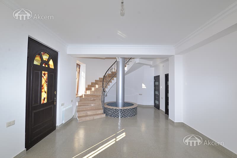 Особняк · 9 комн. · 720 м² · Канакер-Зейтун
