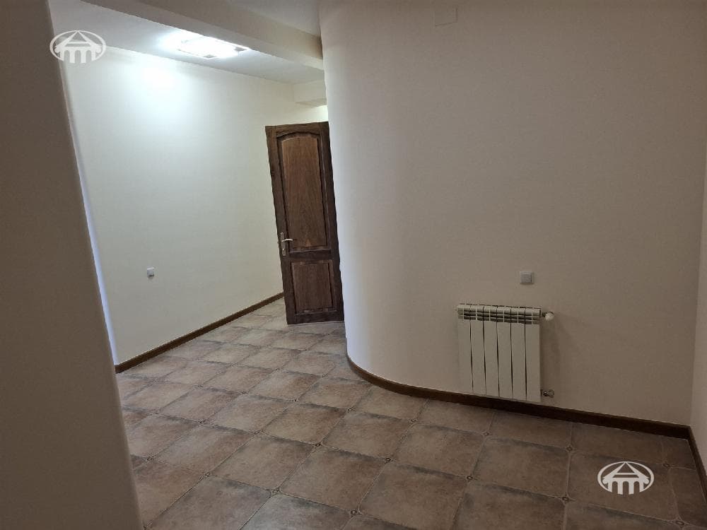Квартира · 3 комн. · 131 м² · Арабкир