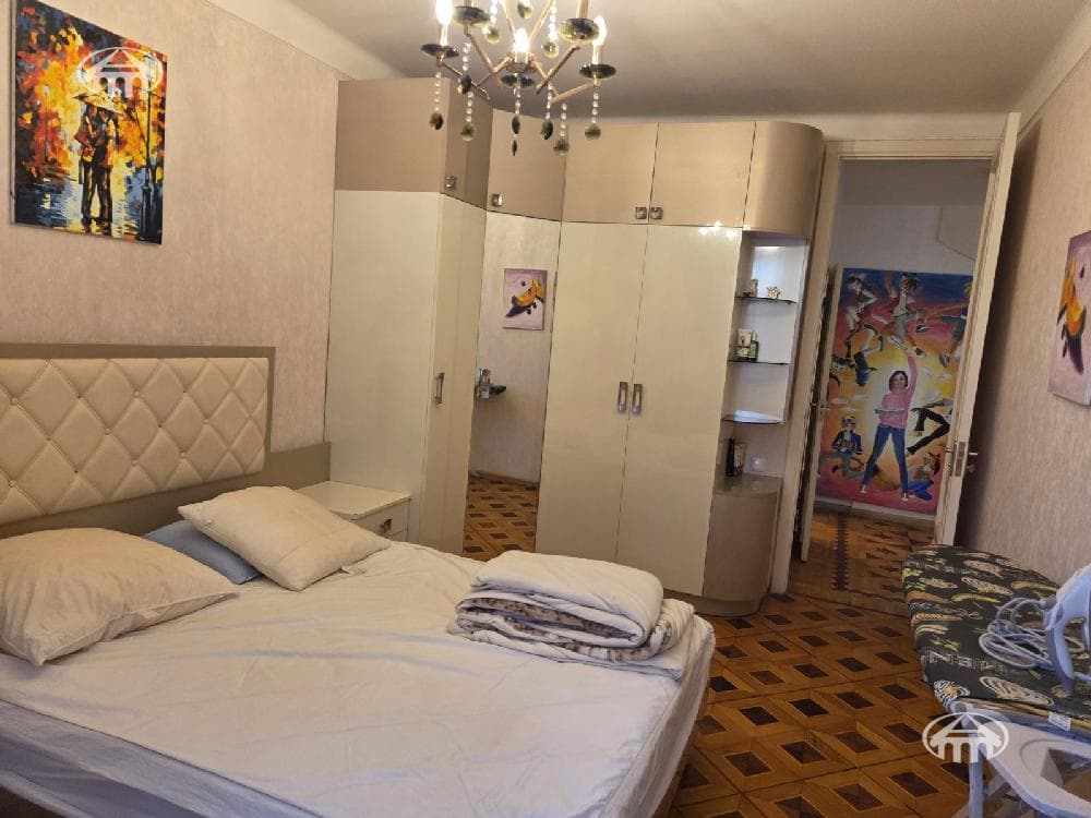 Apartment · 4 rooms · 106 m² · Kentron
