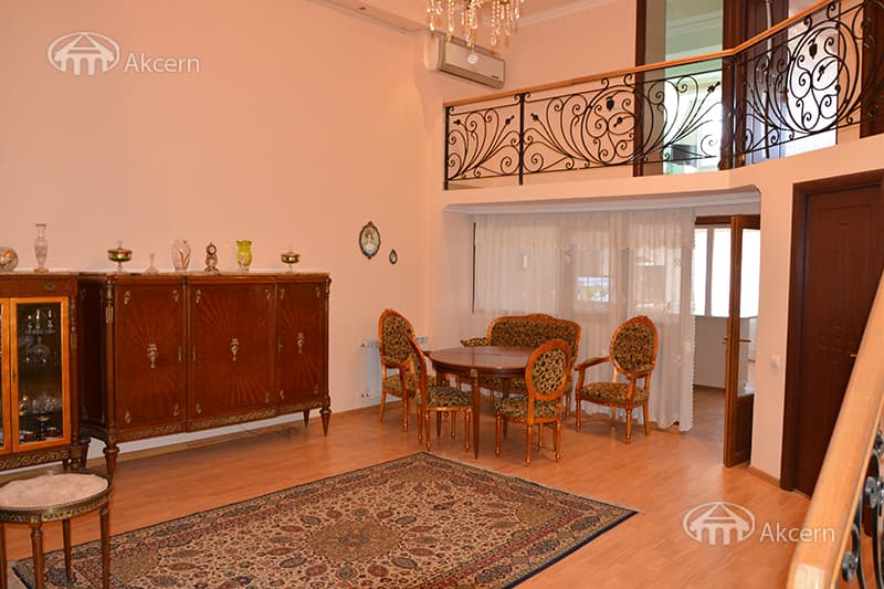 Apartment · 4 rooms · 103 m² · Kentron