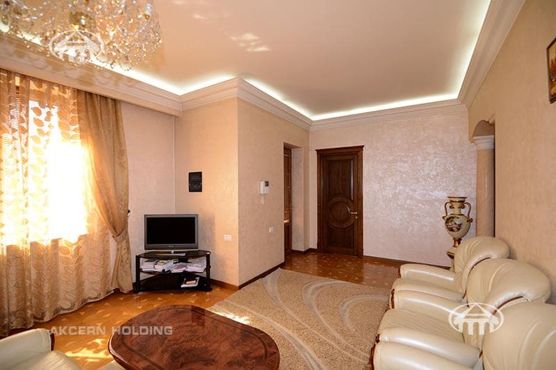 Առանձնատուն · 6 սեն. · 360 մ² · Էրեբունի