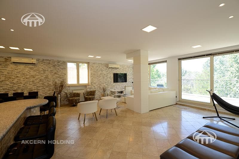 Apartment · 254 m² · Kentron