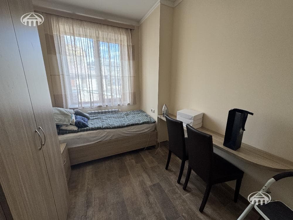Квартира · 4 комн. · 91 м² · Кентрон