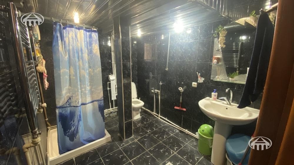Квартира · 5 комн. · 105 м² · Кентрон
