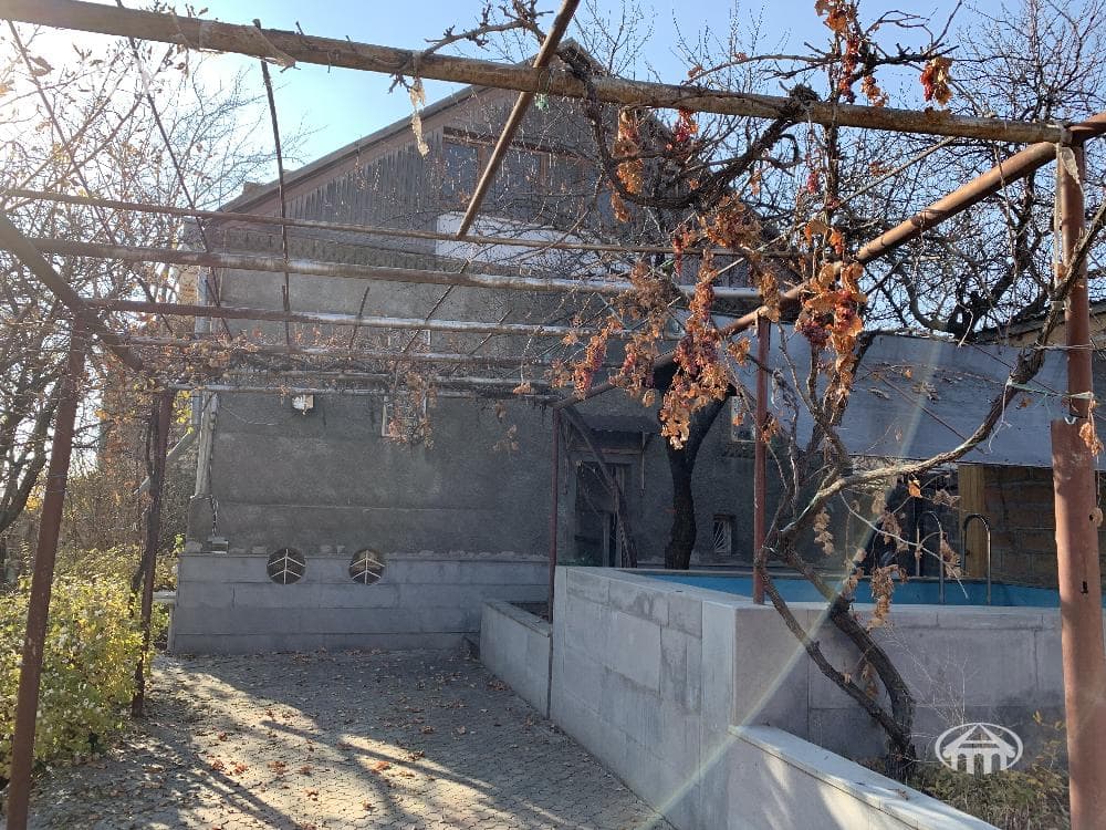 Առանձնատուն · 212 մ² · Գետամեջ