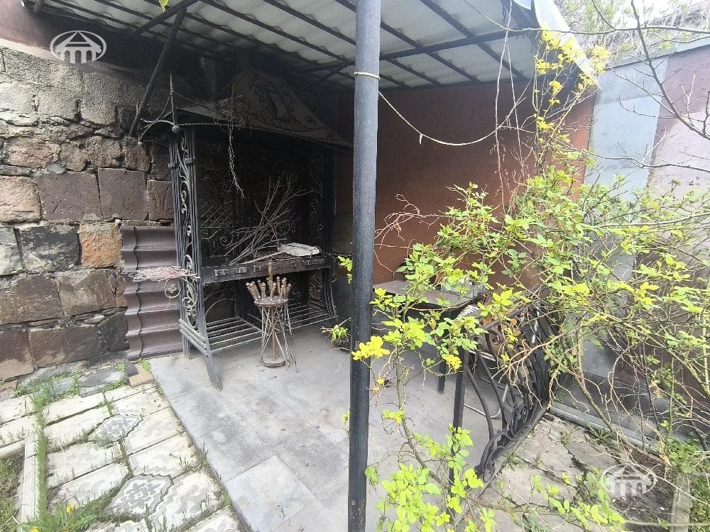 Дом · 6 комн. · 376 м² · Аван