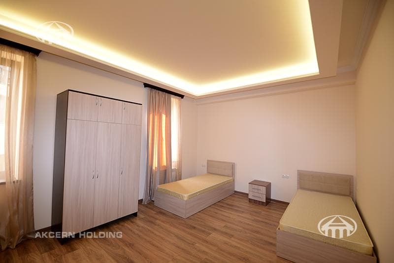 House · 6 rooms · 210 m² · Arabkir
