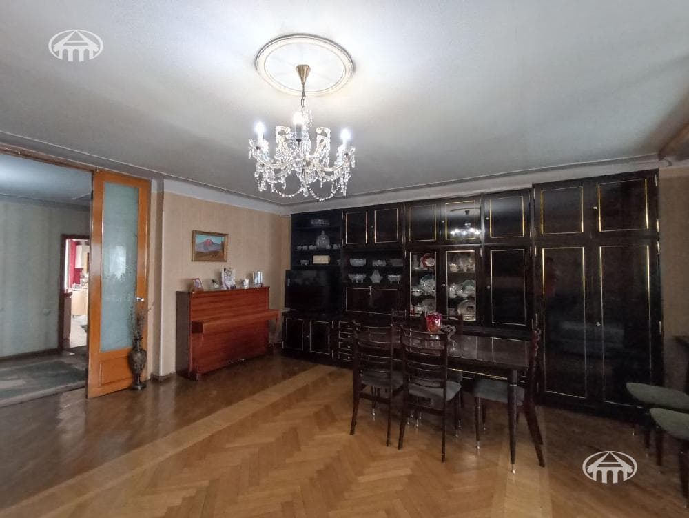 Квартира · 4 комн. · 115 м² · Кентрон