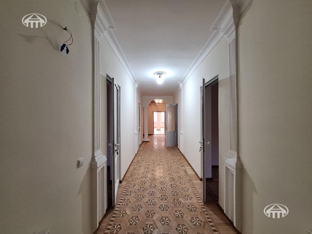 Mansion · 8 rooms · 460 m² · Kanaker-Zeytun
