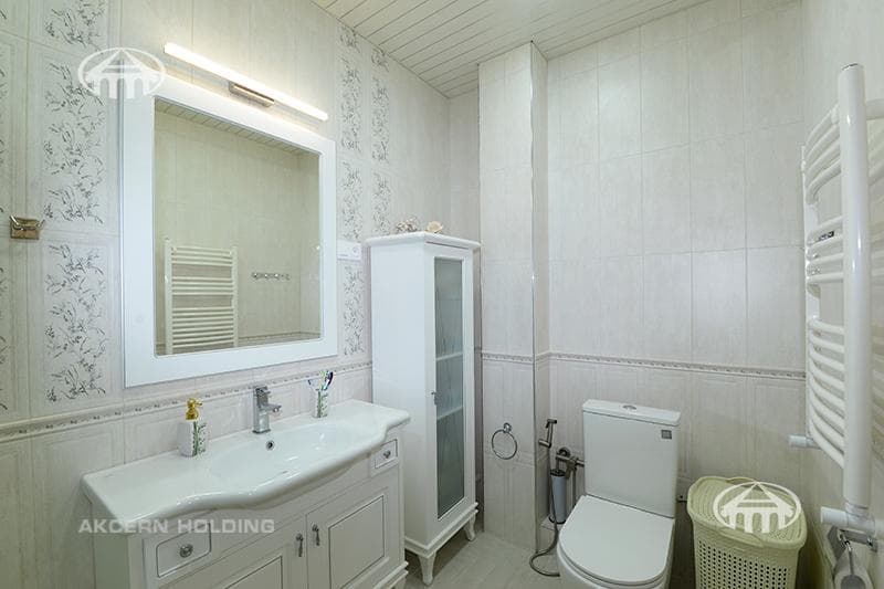 Mansion · 5 rooms · 290 m² · Avan