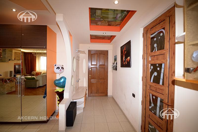Квартира · 4 комн. · 160 м² · Кентрон