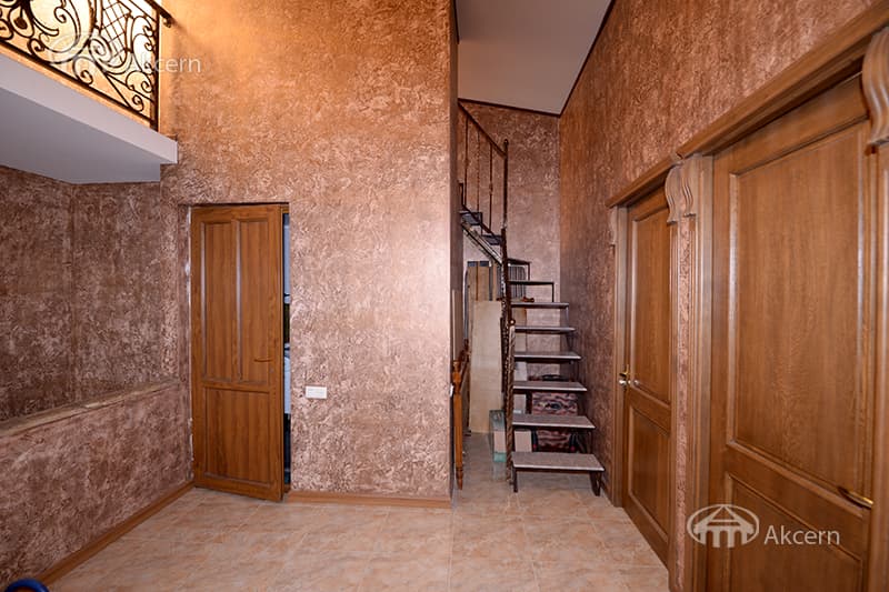 Apartment · 4 rooms · 162 m² · Arabkir