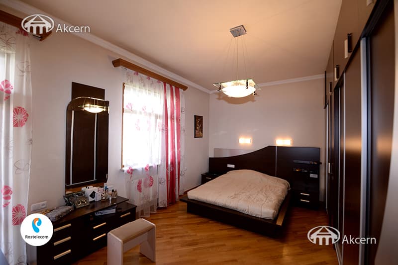 Apartment · 5 rooms · 350 m² · Kentron