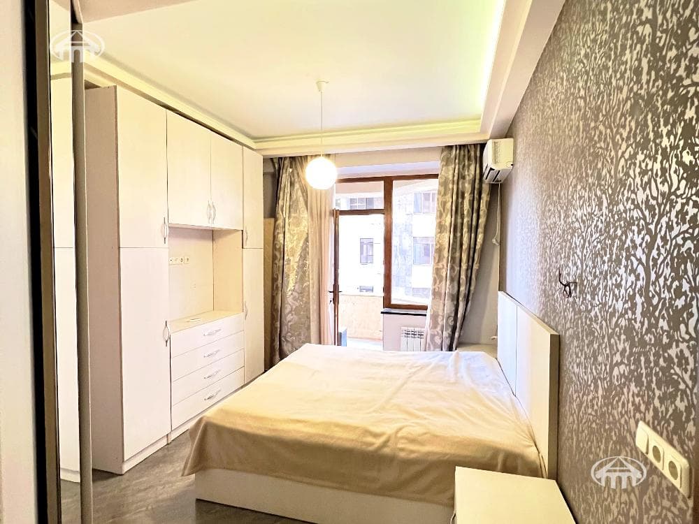 Квартира · 3 комн. · 108 м² · Кентрон