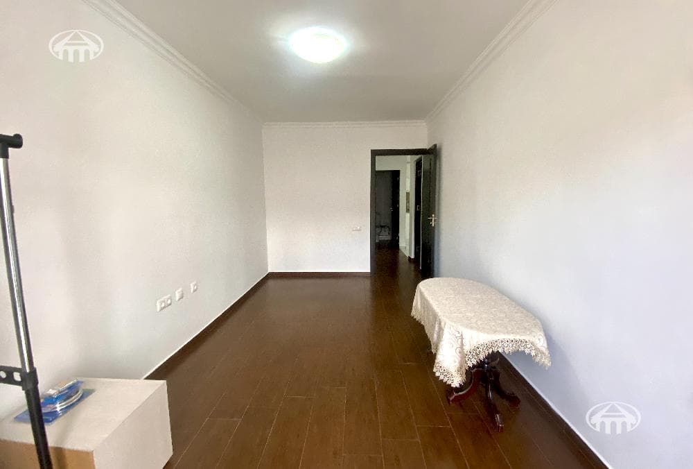Apartment · 2 rooms · 72 m² · Kentron